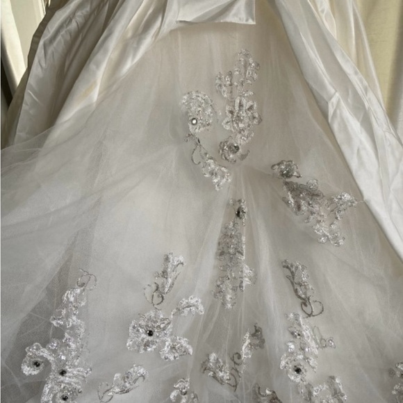 PRIVATE COLLECTION, WEDDING GROWN & BRIDAL CLASSIC VEIL, SIZE: 6, BRAND NEW - Picture 10 of 17